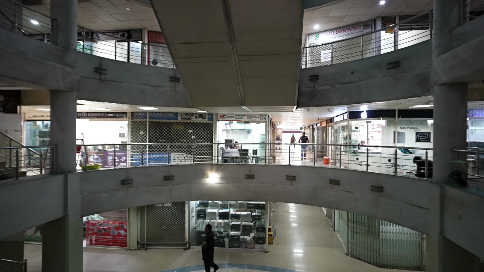 Jeff Heights Shopping Mall Atrium